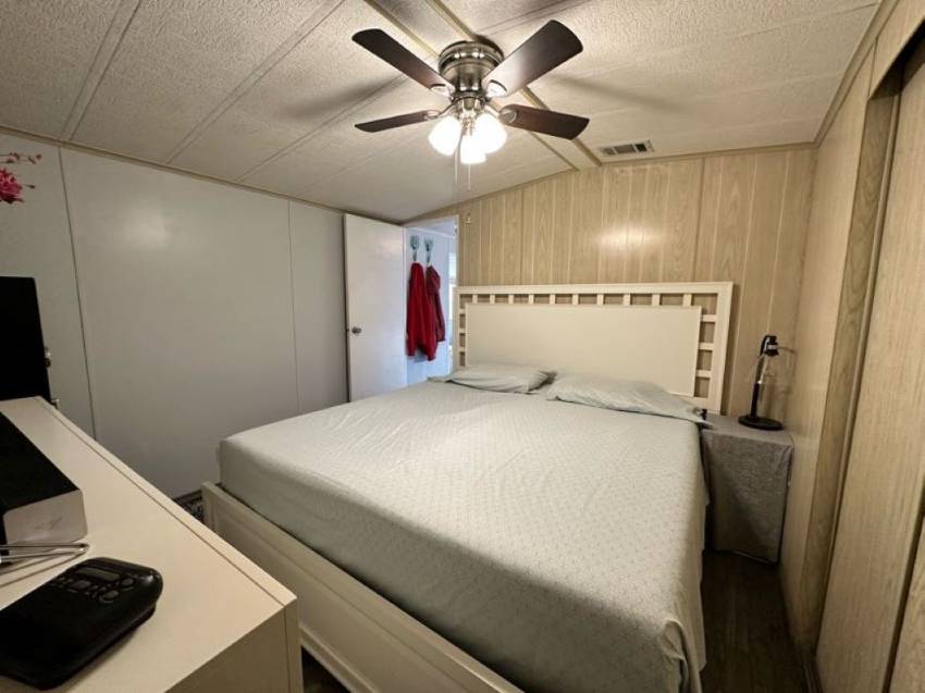 537 Chickasaw Loop a Winter Haven, FL Mobile or Manufactured Home for Sale